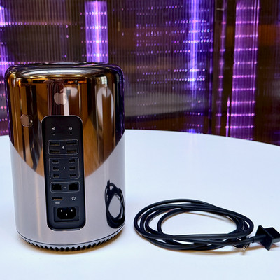 Apple Mac Pro 6,1  -  2.7 GHz 12-core Intel Xeon E5, 64GB RAM, 2TB SSD, 2x D700