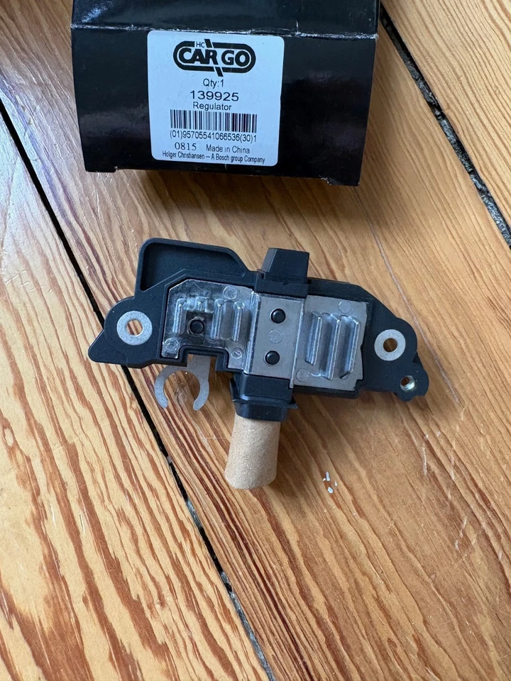 REGULATEUR  NEUF 139925 NEUF = BOSCH F00MA45303 F00MA45232 FOOMA45208 F00M145891 - Photo 1/1