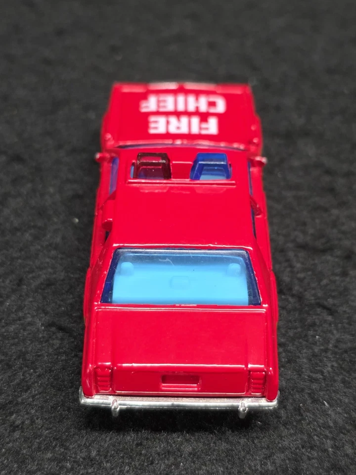 Matchbox 1995 Fire 5-Pack Exclusive Ford LTD Fire Chief - Image 4 of 4