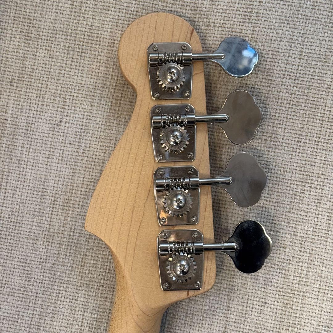 E93 Electric Bass Red Fender Jazz T0 No Noticeable Scratches