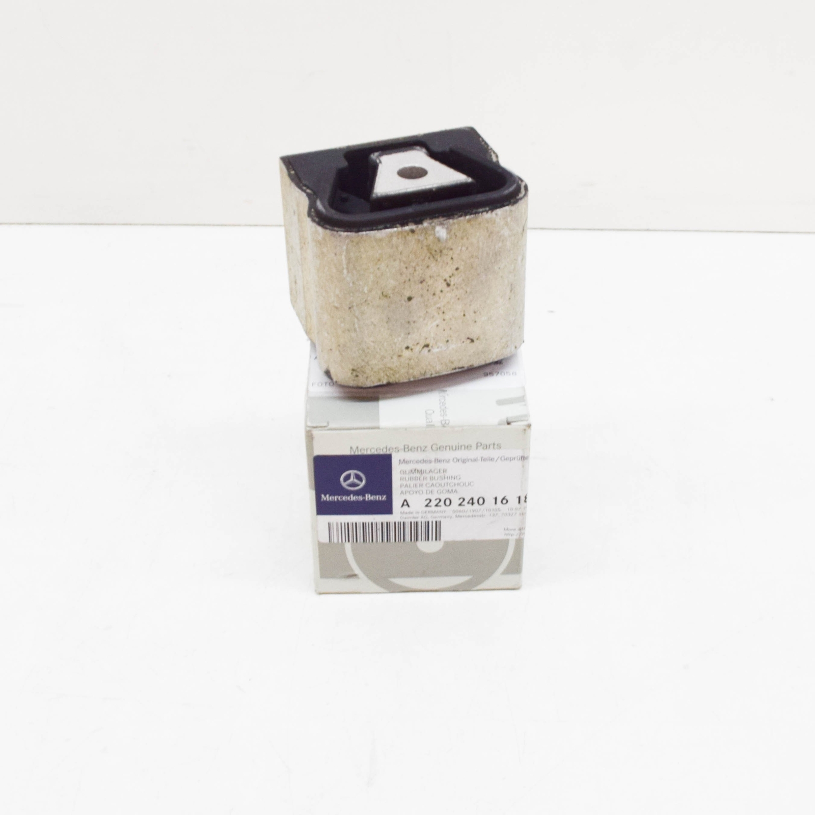 MERCEDES-BENZ S W220 Rear Transmission Rubber Bushing A2202401618