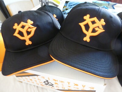 NEW Japan TOKYO YOMIURI GIANTS UNDER ARMOUR BASEBALL CAP HAT STRAPBAC 56-62  M-XL