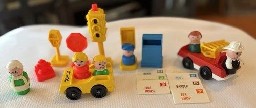 Vintage Mixed Lot Of Fisher Price Little People 6 People & Misc Taxi Fire Truck