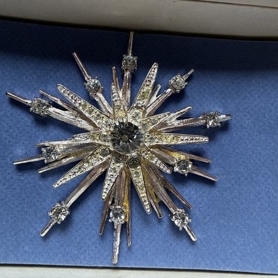 Vintage NIB Avon Large  Shimmering Star Rhinestone Brooch Starburst Atomic
