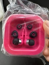 wired earbuds w/ microphone, 3.5mm jack   