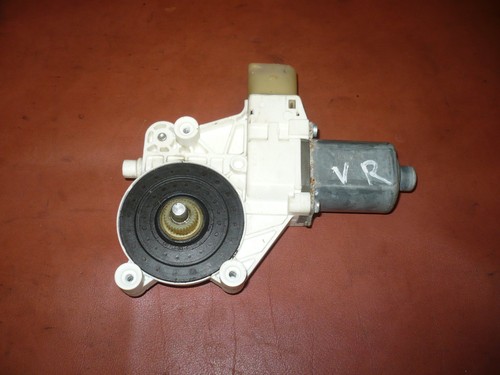 BMW E87 E90 E91 E84  Antrieb Fensterheber vorne rechts 6927028 BOSCH 0130822227