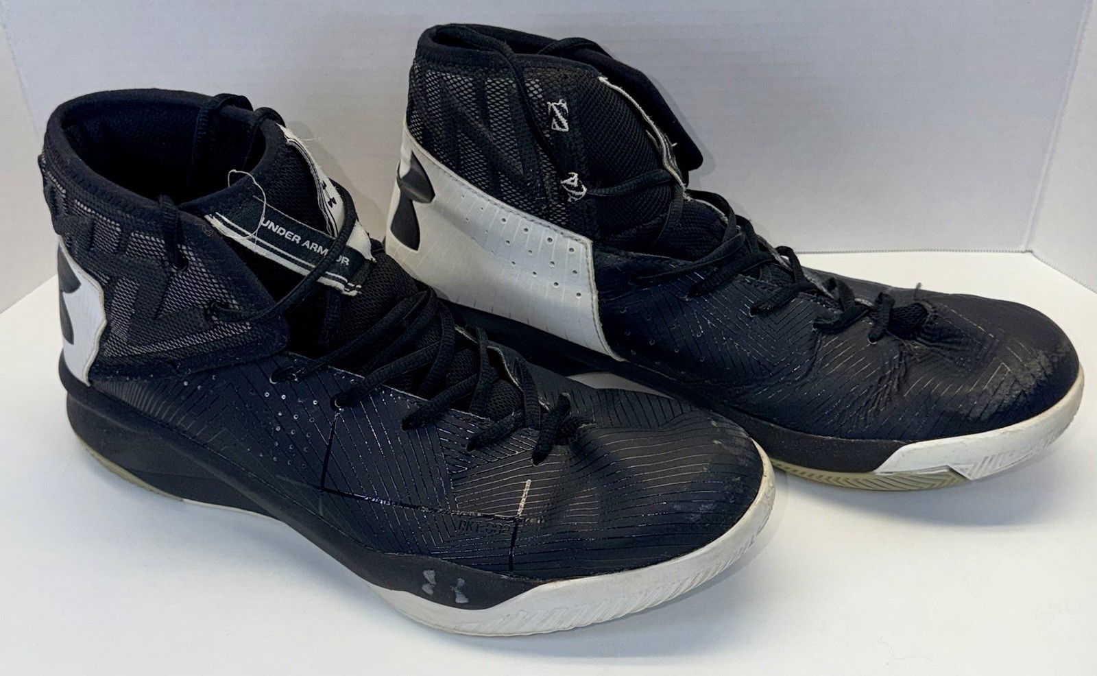 Under Armour Men's UA Rocket 2 Basketball Shoes, Black/White