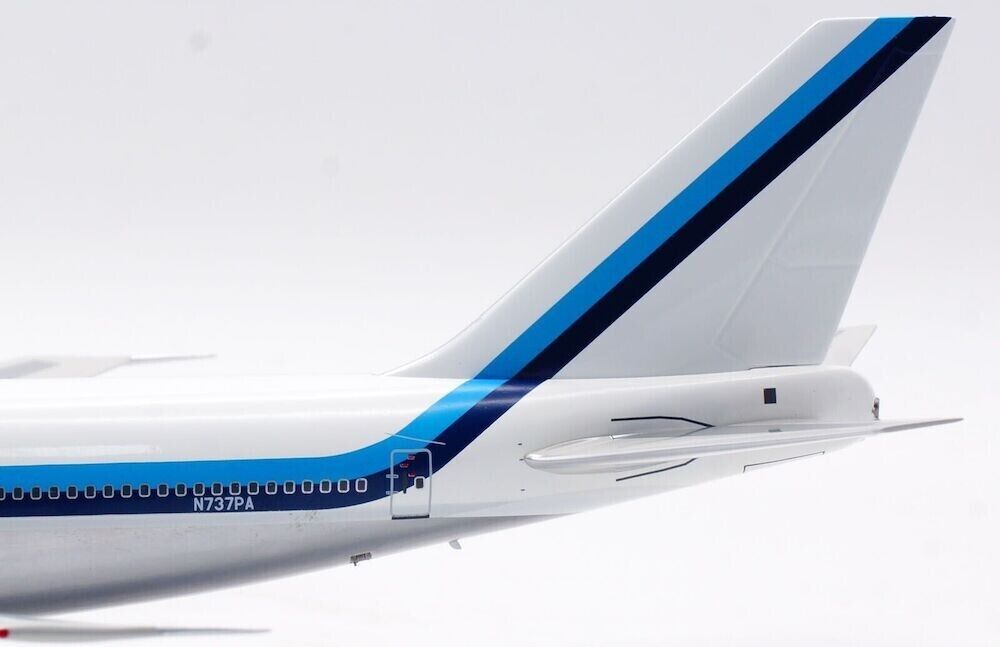 1:200 IF200 Eastern Air Lines Boeing 747-100 N737PA w/stand 1:200 IF200 Eastern Air Lines Boeing 747-100 N737PA w/stand