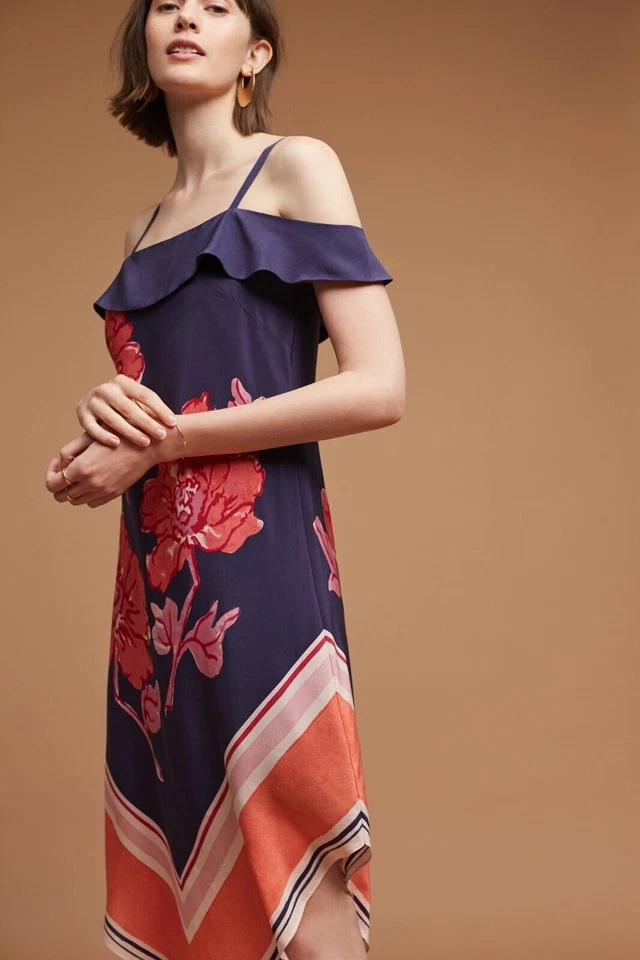 Vestido midi MOULINETTE SOEURS estampa de cachecol fora do ombro seda P = 4/6 Anthropologie - Imagem 3 de 4