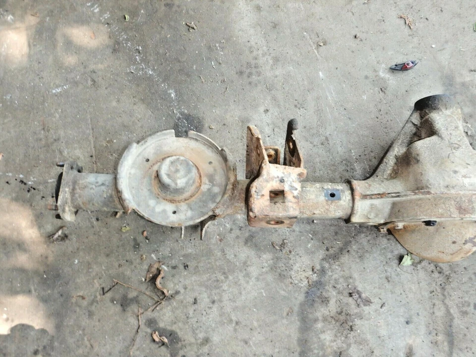 Jeep Wrangler TJ 97-06 OEM Dana 35 Rear Axle Differential Housing Foto 3 de 4