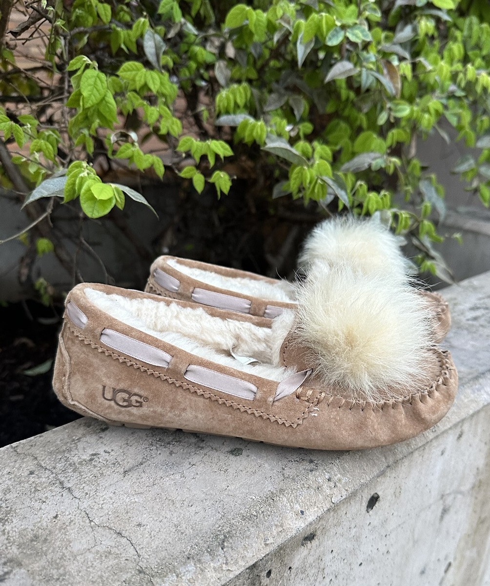 UGG Australia Dakota Pom Pom Chestnut Moccasin Slipper womens size