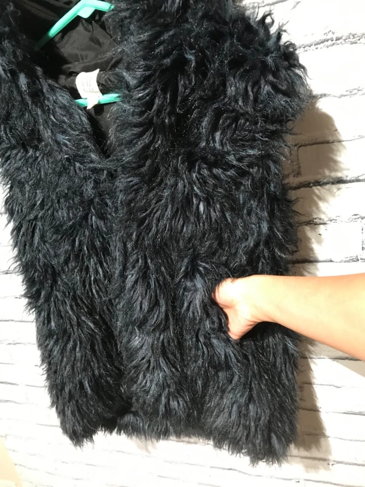 Gap Kids Girl, sz: XL, Black Faux Fur Vest With Hood, Pocket, Lined, Hook&Eye - Image 2 of 4