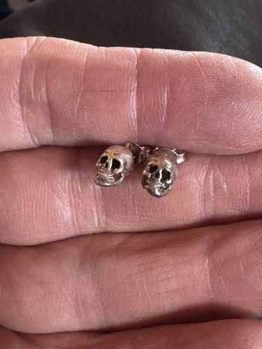 Vintage 925 STERLING SILVER Skull Stud Earrings NOS 1.7 Grams ~ J137 - Picture 3 of 7
