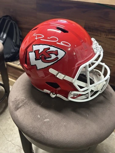 PATRICK MAHOMES SIGNED FULL SIZE SPEED REPLICA HELMET BECKETT COA