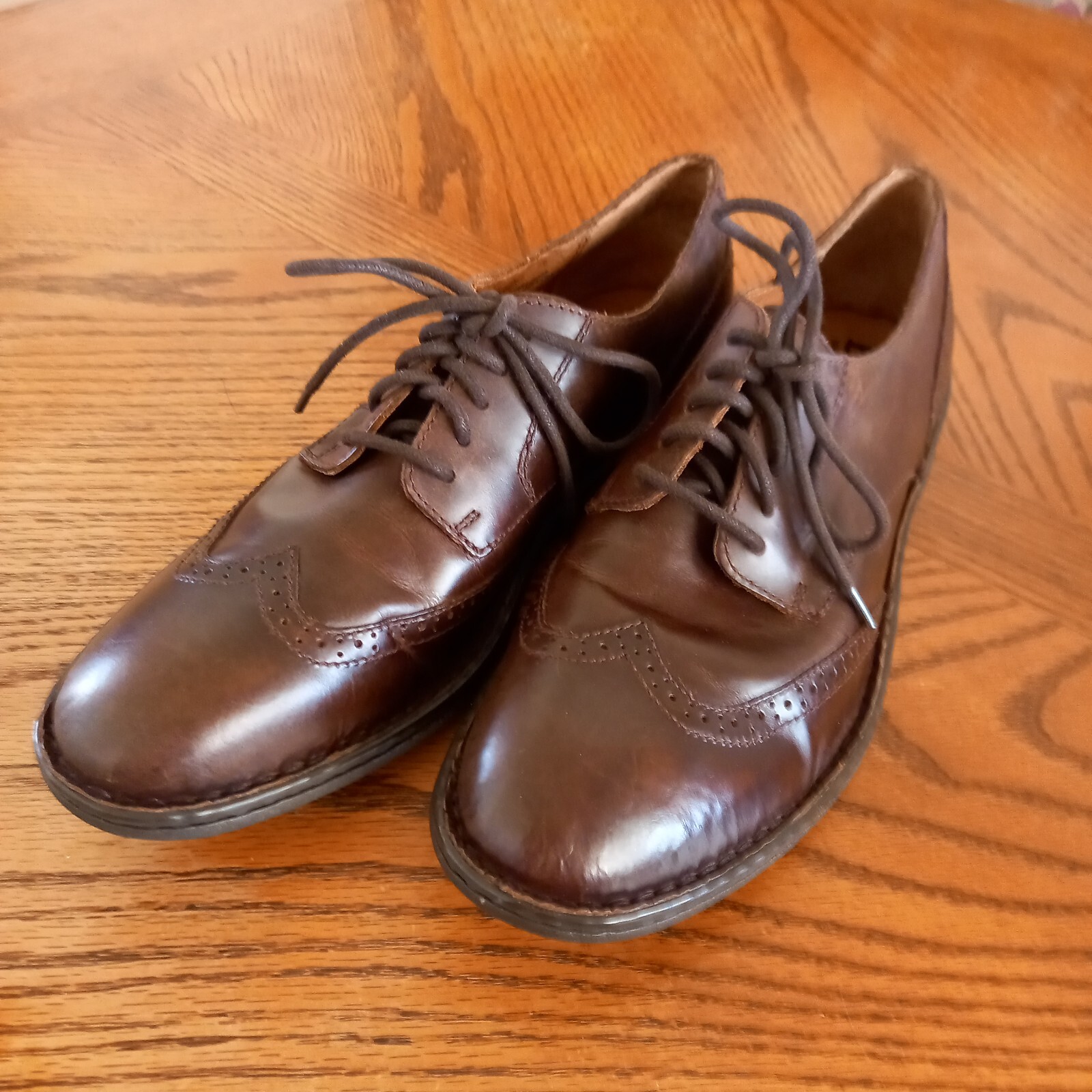 SAOLA Scarpe Oxford eleganti da uomo BORN "Bainbridge" taglia 10 pelle marrone punta alare comode