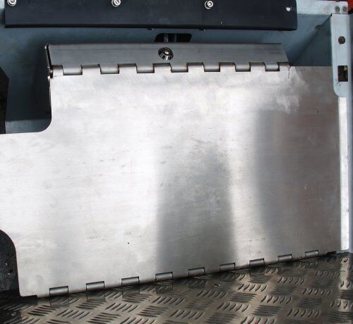 Bloqueo de pedal de seguridad Land Rover Defender acero inoxidable X-Eng hecho en el Reino Unido - Imagen 6 de 6