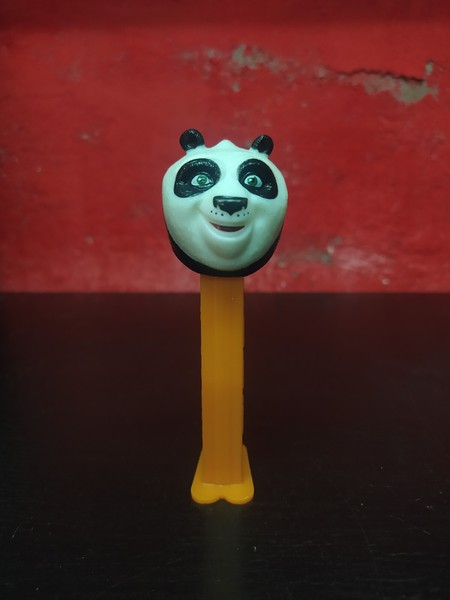 PEZ DISPENSER - KUNG FU PANDA - PO