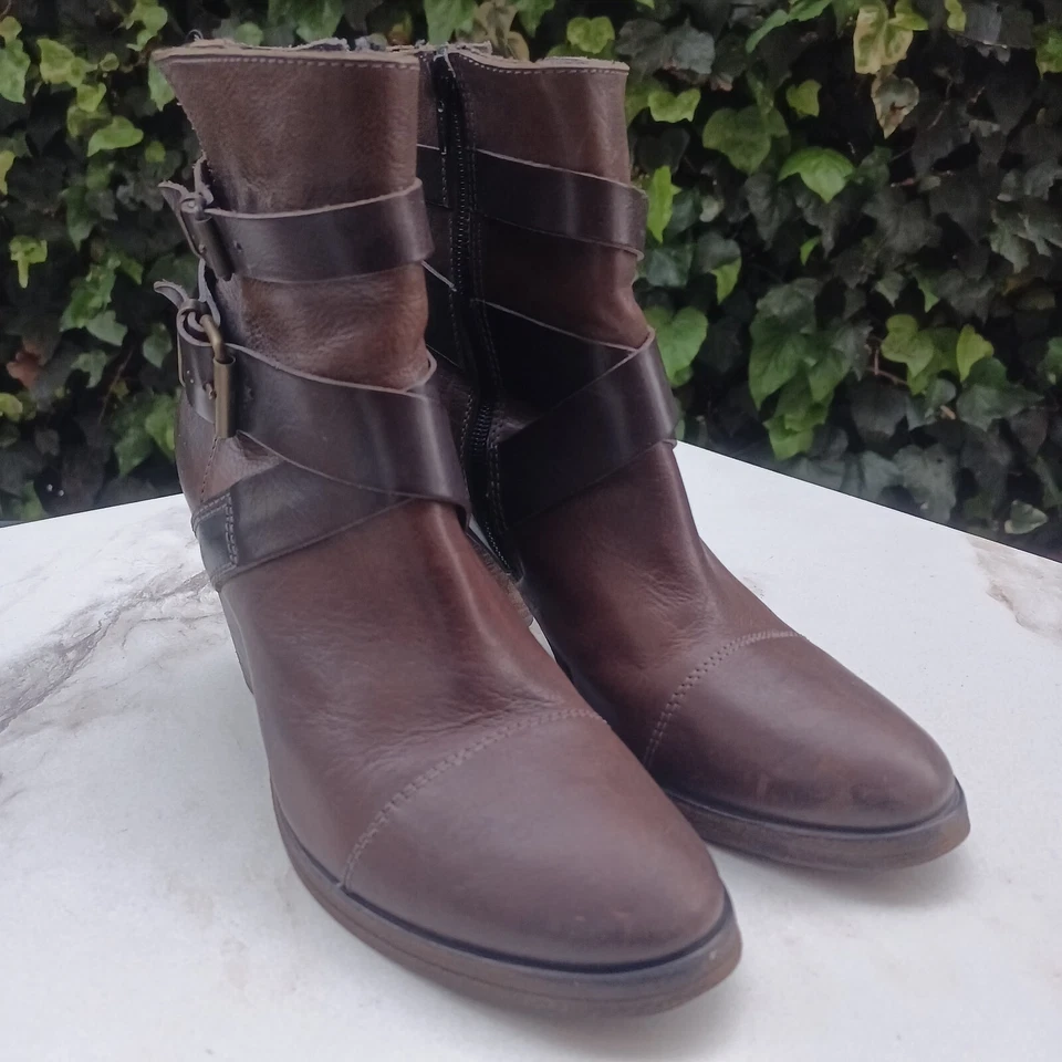 MOMA Botas al Tobillo con Puntera de Conejo Cremallera Lateral Para Mujer Talla 37 Marrón Oscuro 25,5 cm Foto 2 de 4