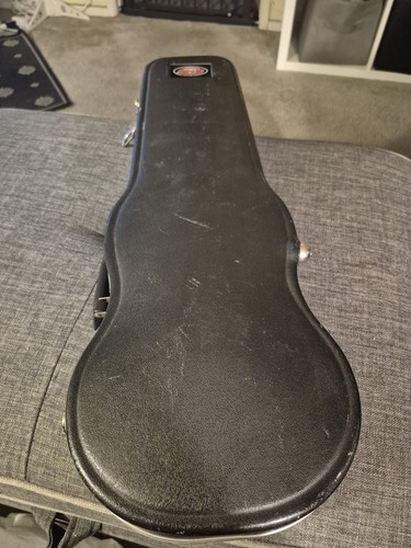 Violin SKB Case with Chin Rest - Picture 13 of 15