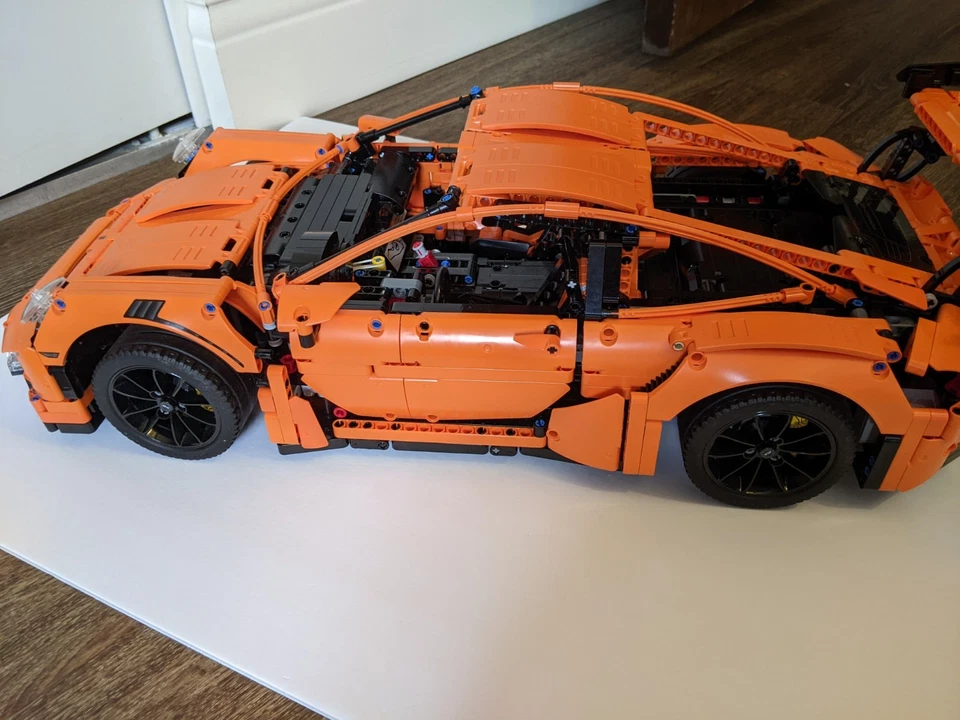 LEGO TECHNIC: Porsche 911 GT3 RS (42056) usado con manual Foto 3 de 4