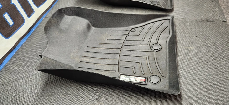 Alfombrillas delanteras izquierda/derecha para Ford Mustang 2015-2023 WeatherTech Foto 4 de 4