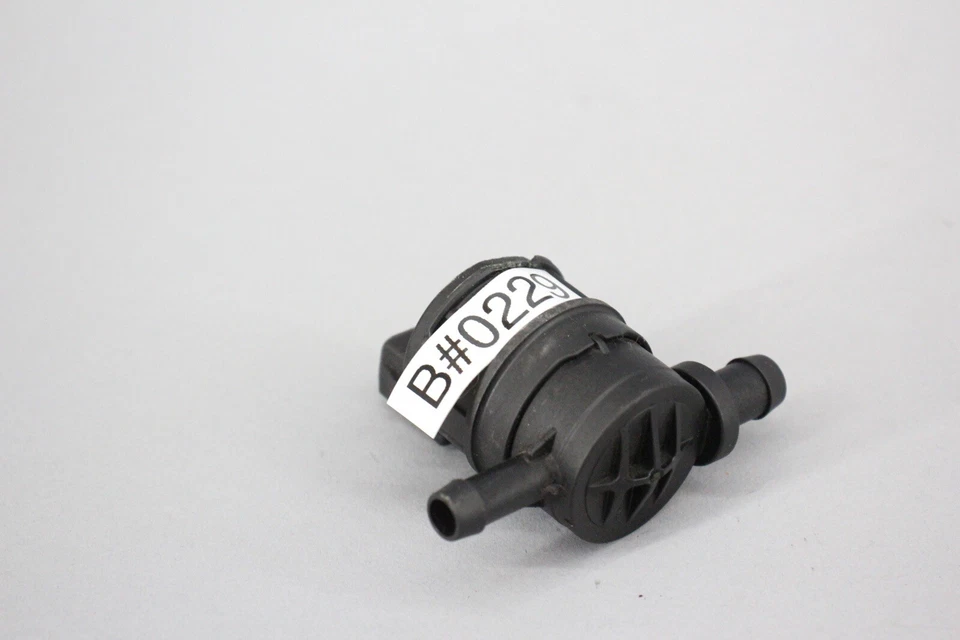 ✅ 03-13 Mercedes R230 SL550 S450 CL550 Fuel System Purge Valve 0004705593 OEM - Image 4 of 4