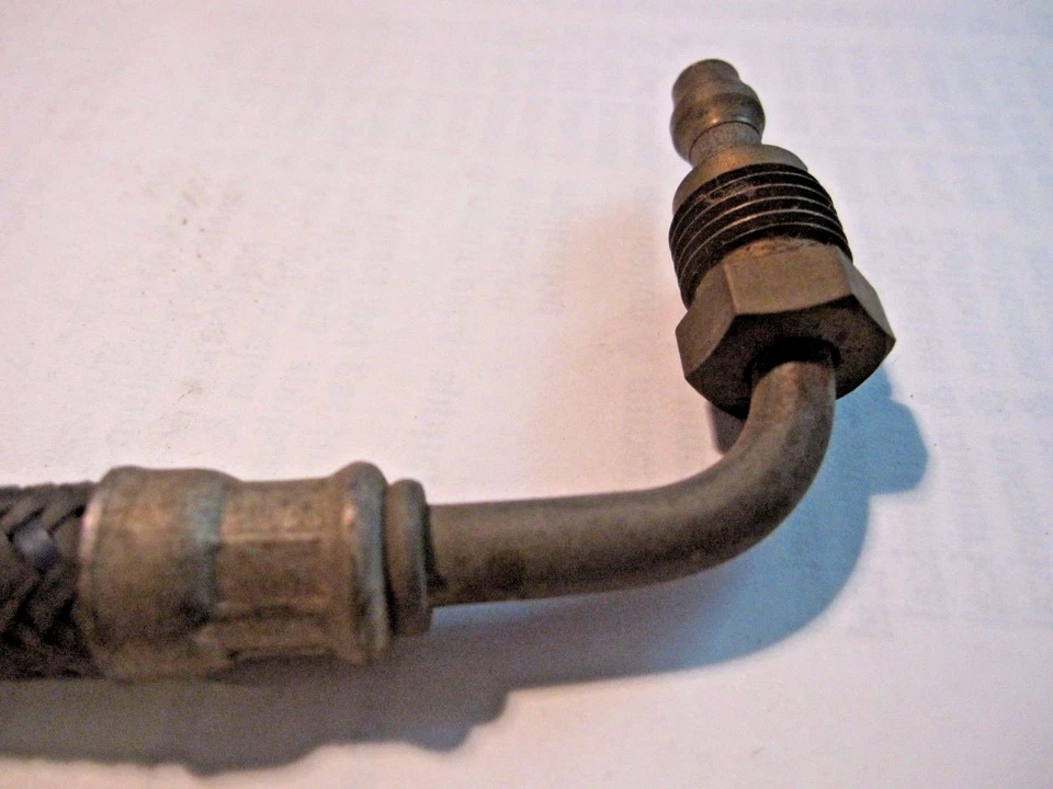 MANGUERA FLEXIBLE ENTRADA BOMBA COMBUSTIBLE FORD TAUNUS 15M NUEVO STOCK ANTIGUO Foto 2 de 3