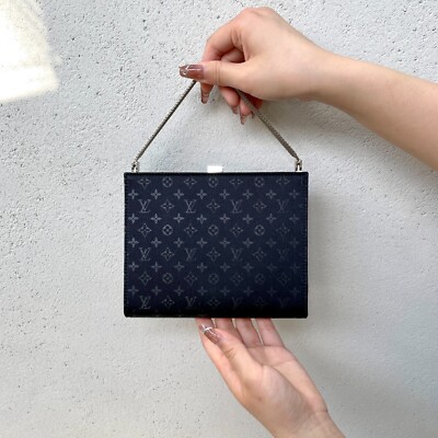 Louis Vuitton Vintage - Monogram Mini Lin Pochette Bag - Grey