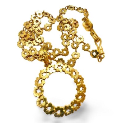 MINT. Vintage CHANEL chain necklace with flower chain and loupe pendant top.