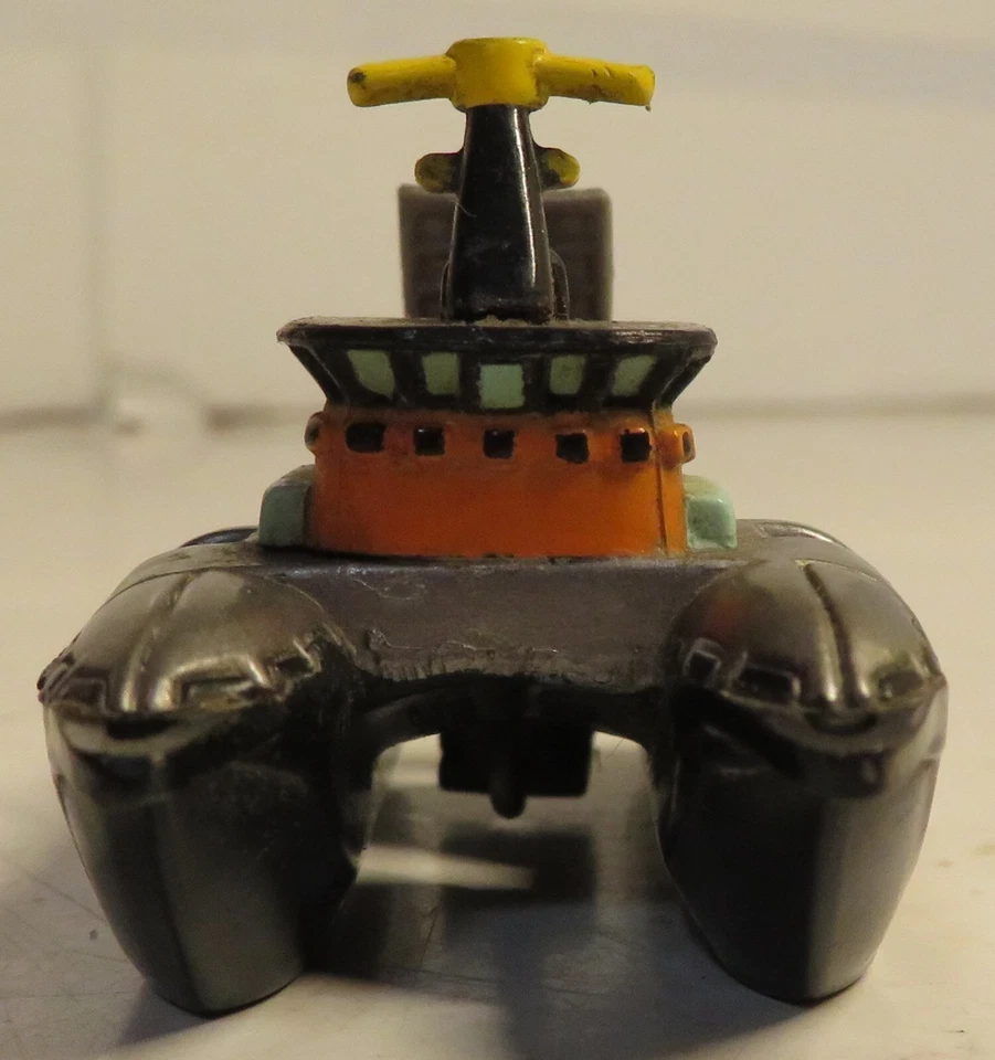 Vintage 1995 LGTI Galoob Micro Machines Deep Sea Fishing Shark Hunter Boat Ponto - Image 3 of 4