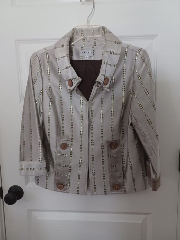 J'envie jacket, Size 8, 3/4 Sleeve, Button Accents, Deco Design, Cropped Length