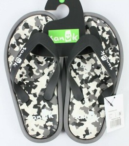 sanuk camo flip flops