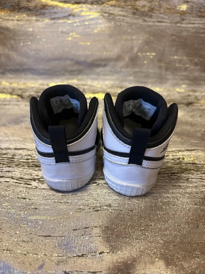 Nike Air Jordan 1 Zapatos para Cuna AT3745-0110 Negro/Blanco Talla 3C Suela Suave Foto 3 de 4