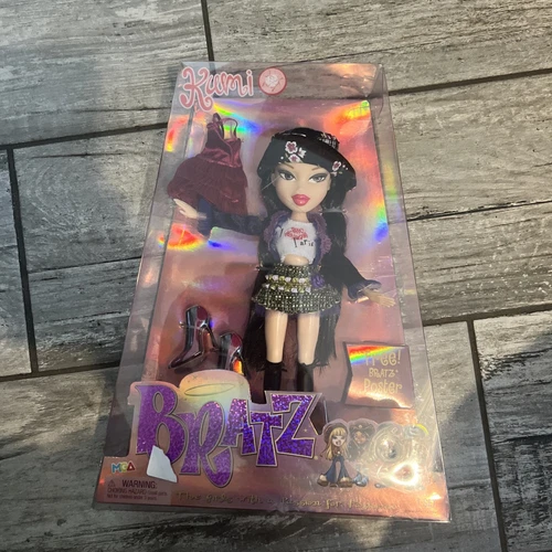 STUNNING BRAND NEW-Bratz Kumi Doll -2022 Complete With Accessories!