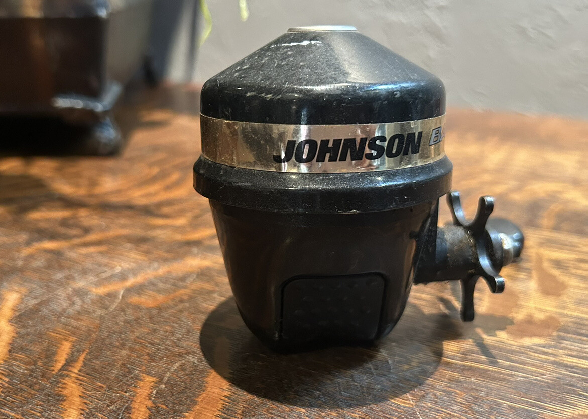 Vintage Johnson Bass Buster Spincast FISHING Reel Closed Spin Cast