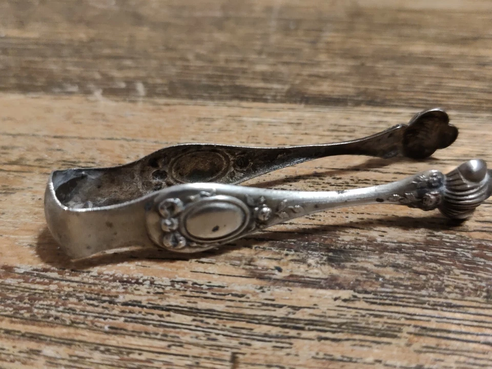 Bambola Vintage Accessori / pince à sucre Metallo Argento / 7,5 CM - Immagine 2 di 4