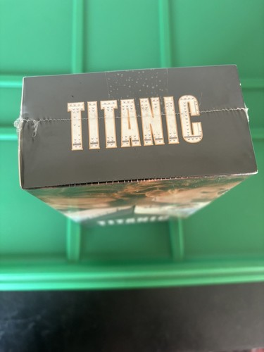 Titanic VHS Sealed Original MINT CONDITION‼️ No Broken Seals. Worth Grading‼️ - Picture 3 of 8