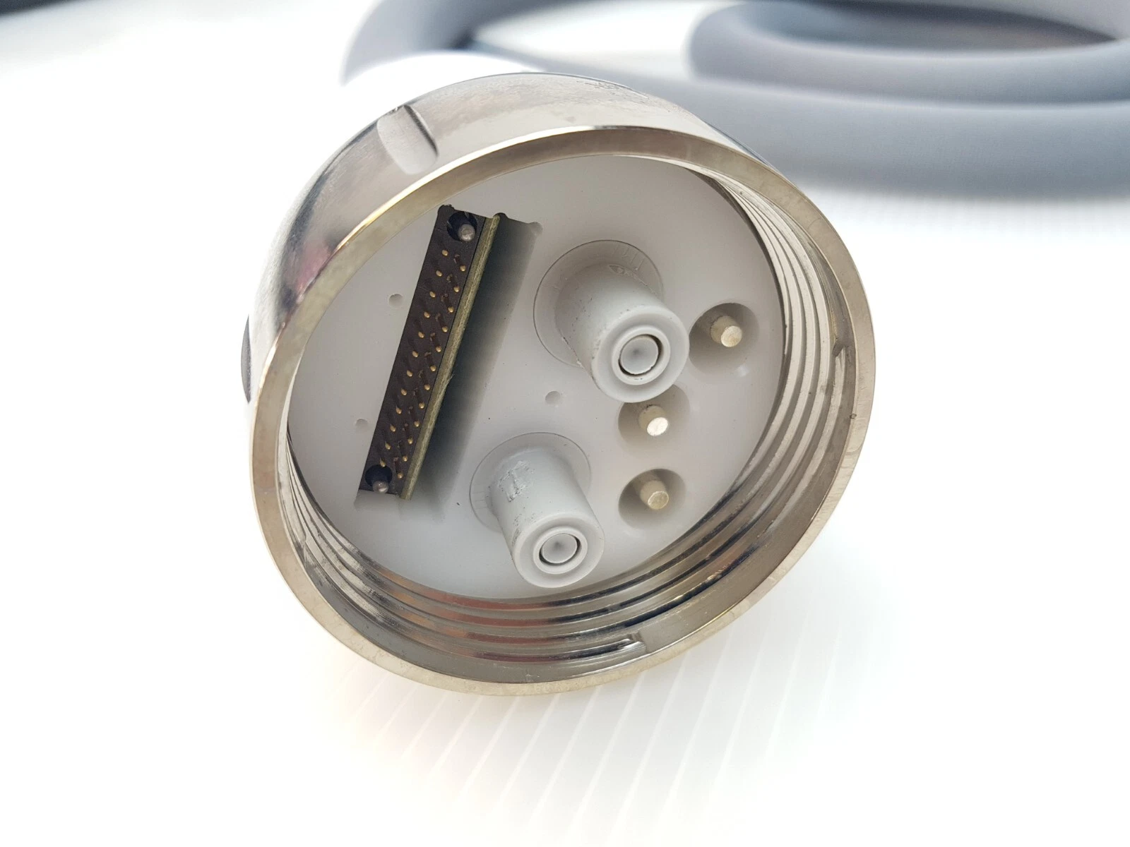 Threaded connector end of the SA-1020221 head with multi-pin connector and fittings