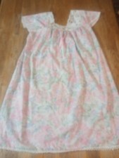 Women's Vtg Floral Trimmed In Lace Nightgown  Robe Med Intimate Comfort