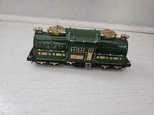 381E STANDARD GAUGE ENGINE 1928 BY LIONEL AVON with wood stand