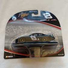 Winner's Circle 1:64 Diecast NASCAR Dale Earnhardt Jr. 8 2006 Black White Red