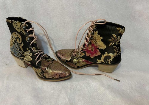 SIZE 5: Embroidered Vintage Chunky Heel Calf Boots Pointy Toe Womens Shoes - Image 1
