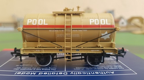 Bachmann 37-2014K 14T tank wagon, Ministry of Supply, Special Edition, boxed - Picture 3 of 8