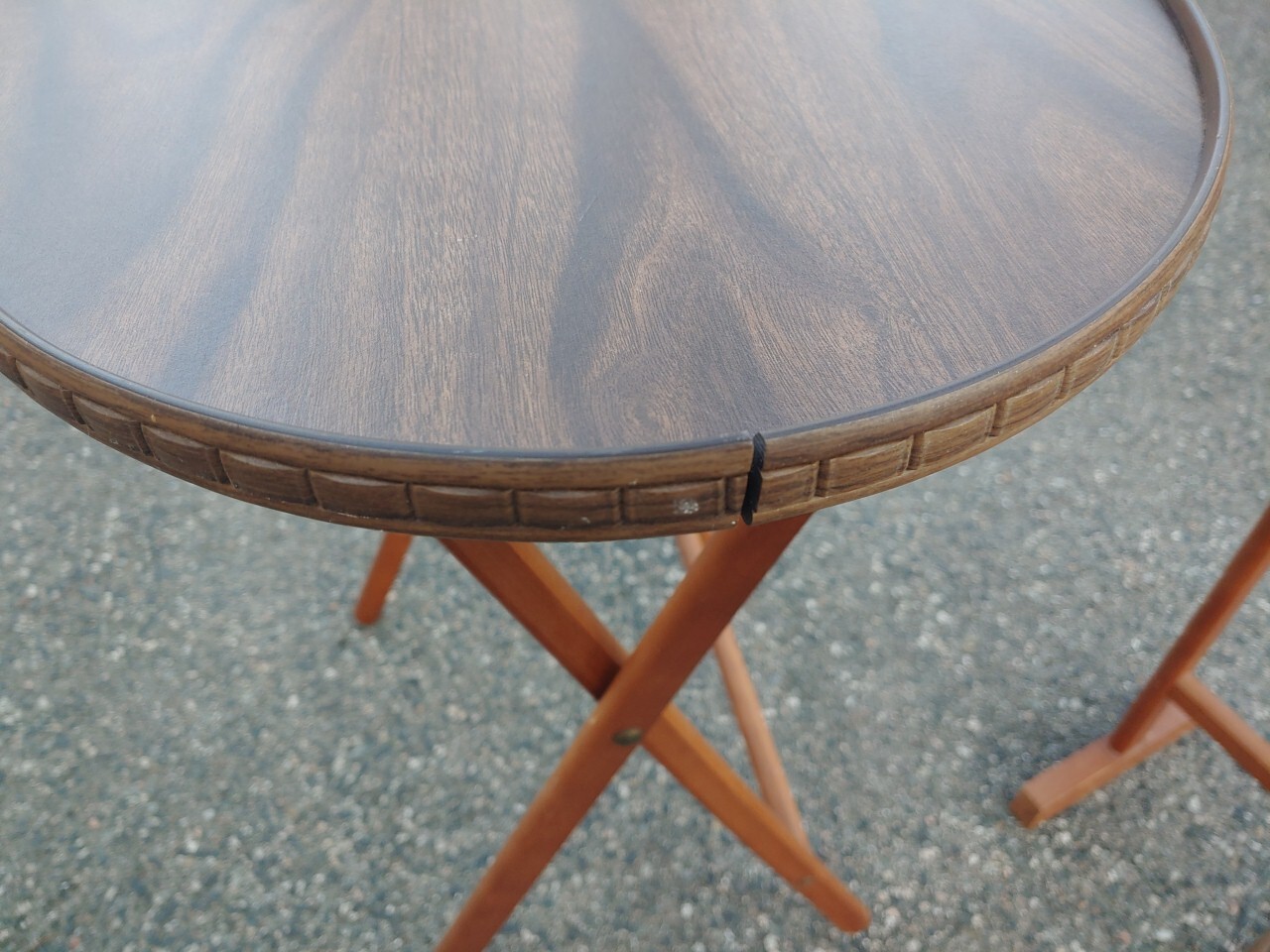 Vintage SCHEIBE 23" Oval Simulated Woodgrain Folding Tables TV Trays w