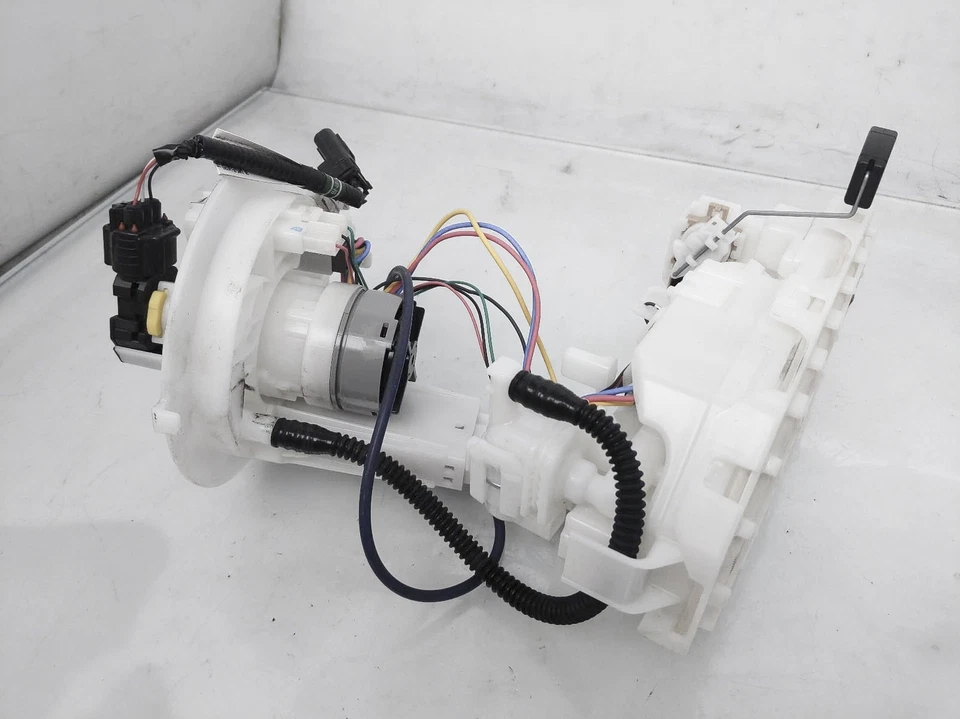 Conjunto de bomba de tanque de combustible híbrido Toyota Venza Xle 2021-2023 77020-42251 Foto 3 de 4