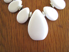 Women’s vintage acrylic and glass white 18” necklace with spring clasp — photo 3