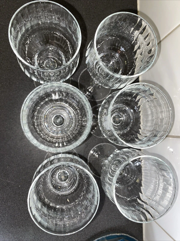 Caja de 6 copas de vino tinto Luigi Bormioli cristal soplado Botticelli luz y música Foto 3 de 4