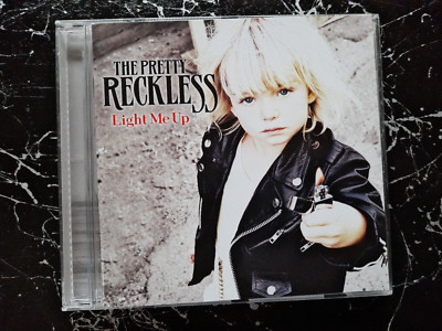 The PRETTY RECKLESS - Light Me Up ( female fronted ) * 2010 * INTERSCOPE Records