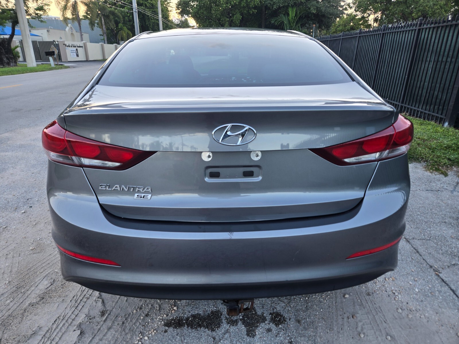 Hyundai Elantra - Image 8