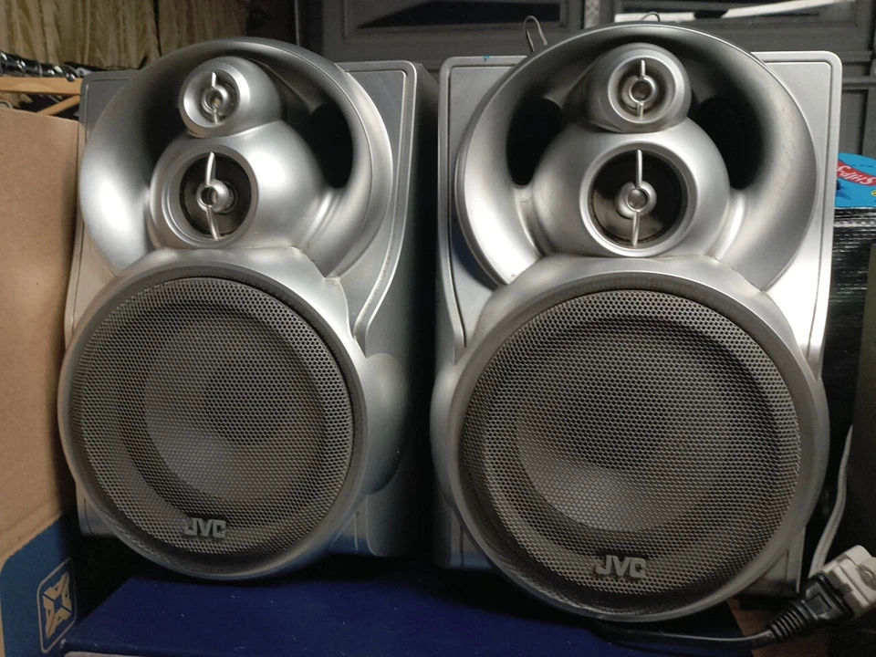 JVC MX-KC45 3 CD Changer Dual Cassette Player AM FM Stereo System - Image 2 of 4